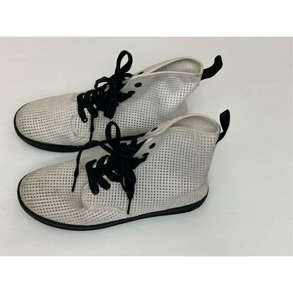 Dr Martens Shoreditch Boots - Picture 2 of 6